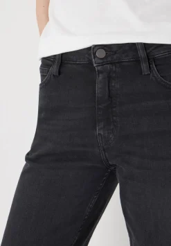 Agnes Straight Leg Jeans