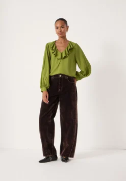 Air Flow Ruffle Blouse