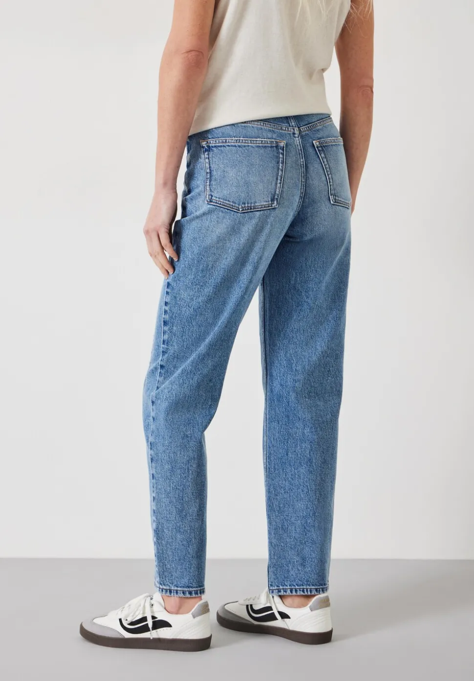 Alex Straight Leg Jeans