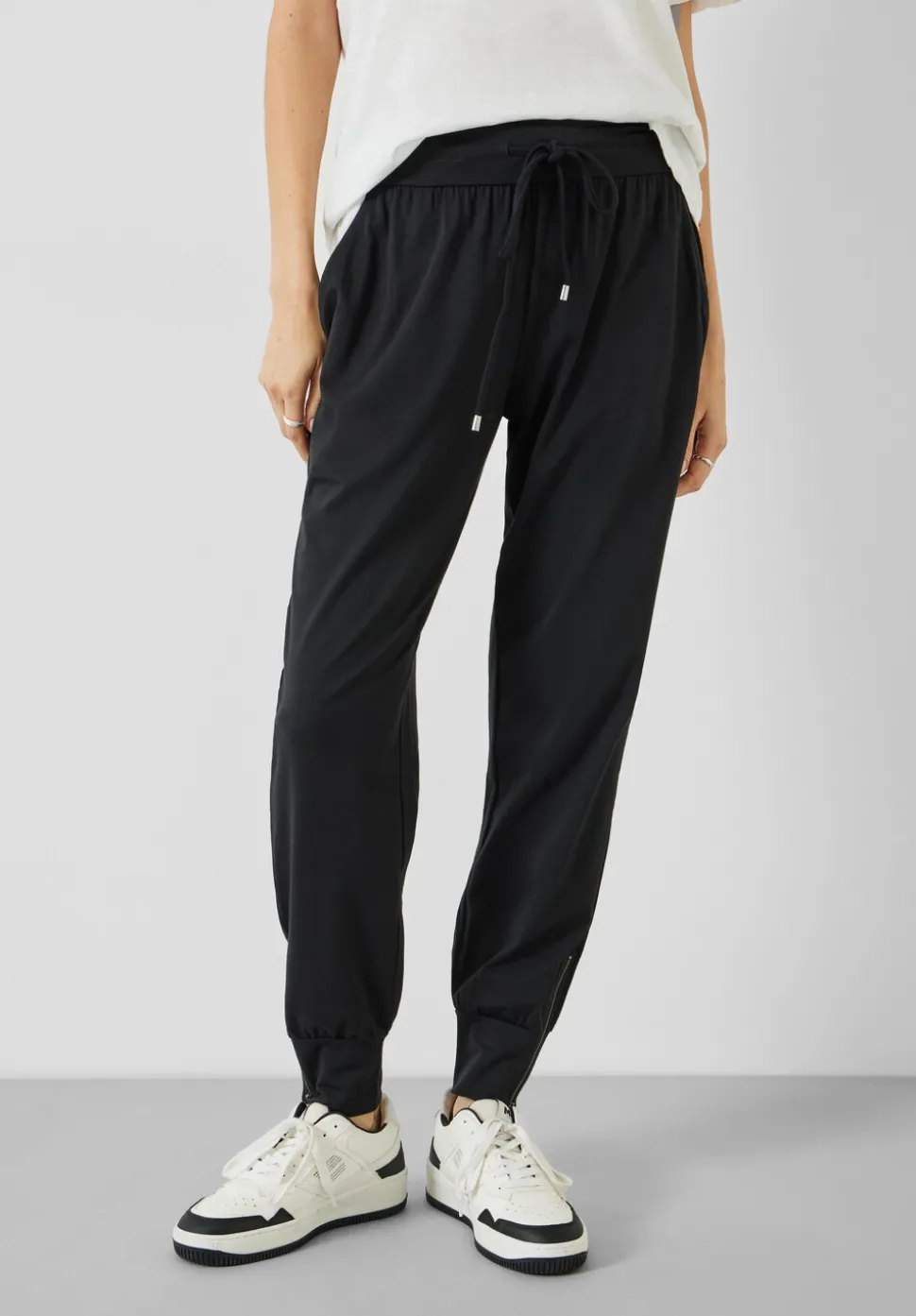 Amie Joggers