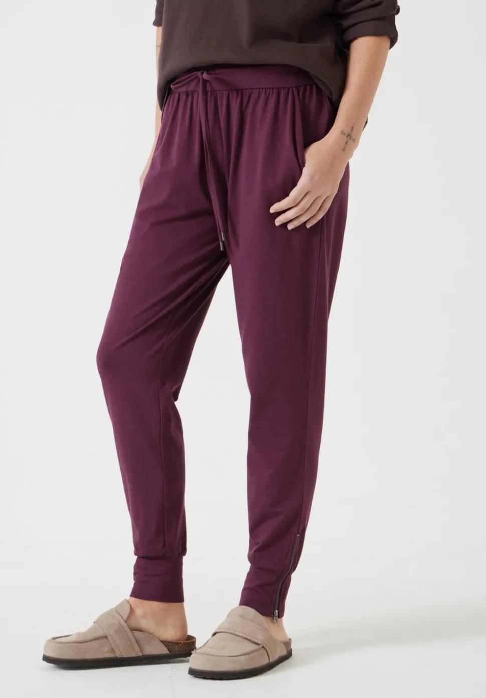 Amie Joggers