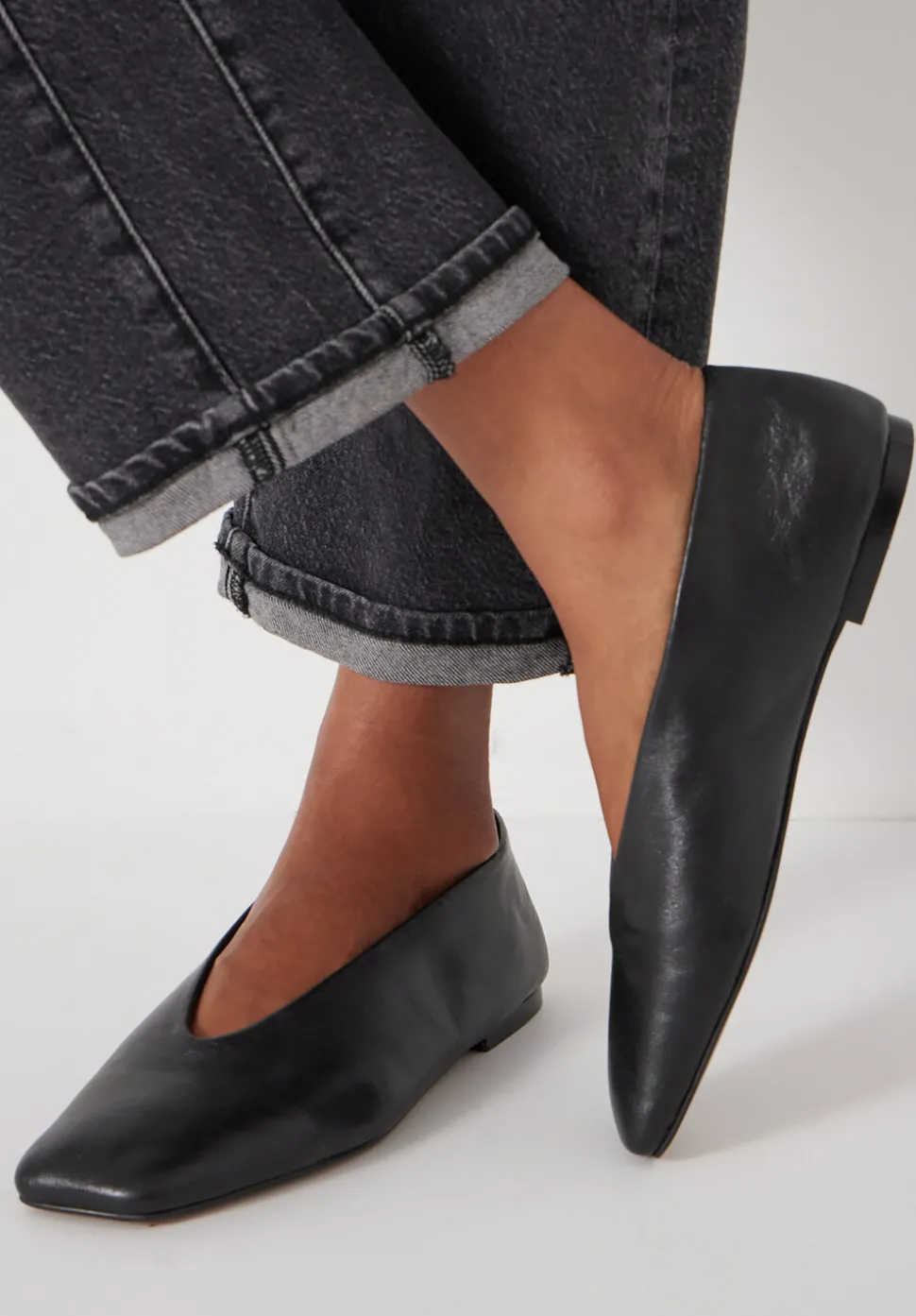 Asymmetric Leather Ballet Flats