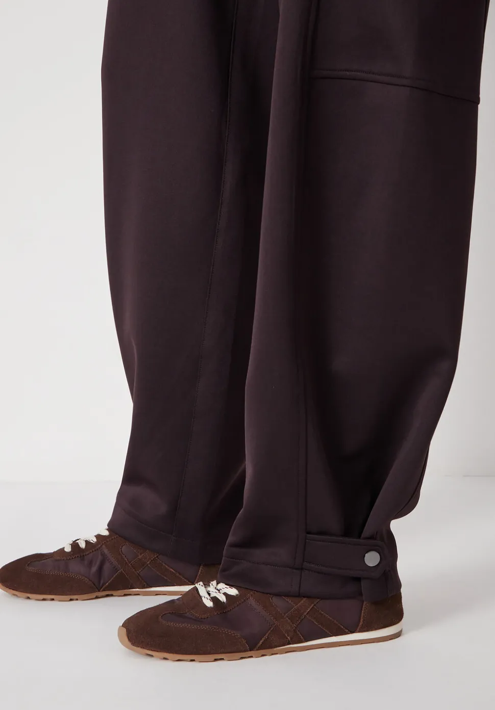 Barrel Leg Jogger