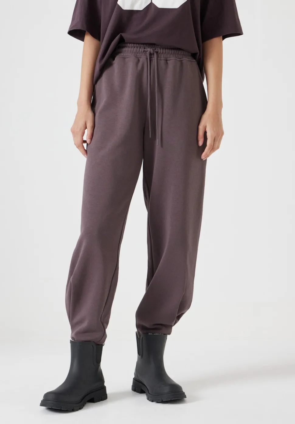 Barrel Leg Pleat Joggers