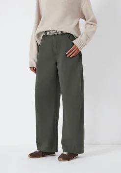 Bree Horseshoe Barrel Leg Trouser