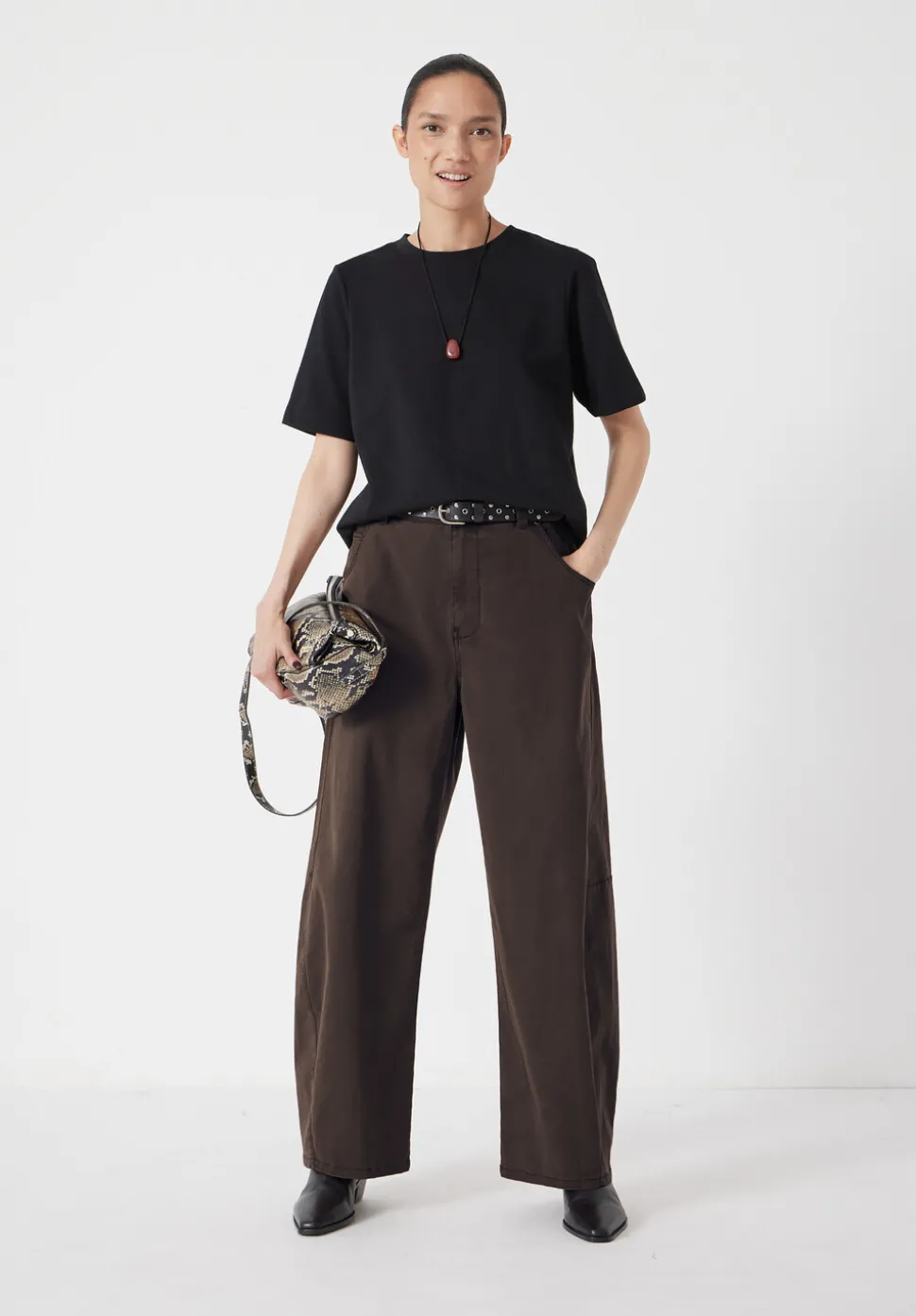 Bree Horseshoe Barrel Leg Trouser