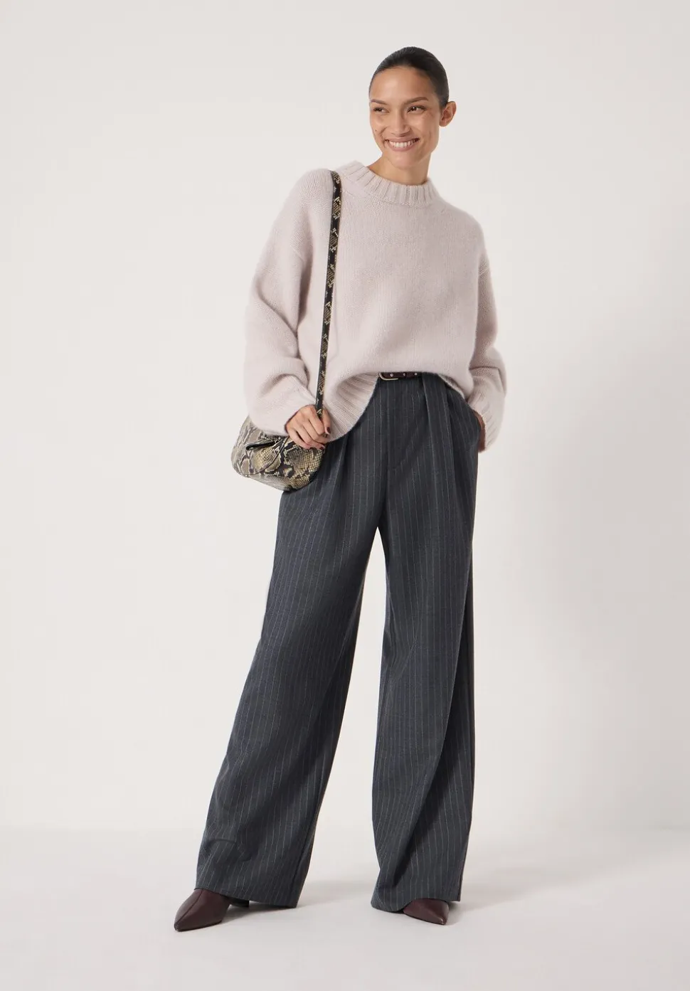 Cora Relaxed Chunky Cashmere Crew Jumper