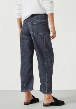 Cordelia Barrel Leg Jeans