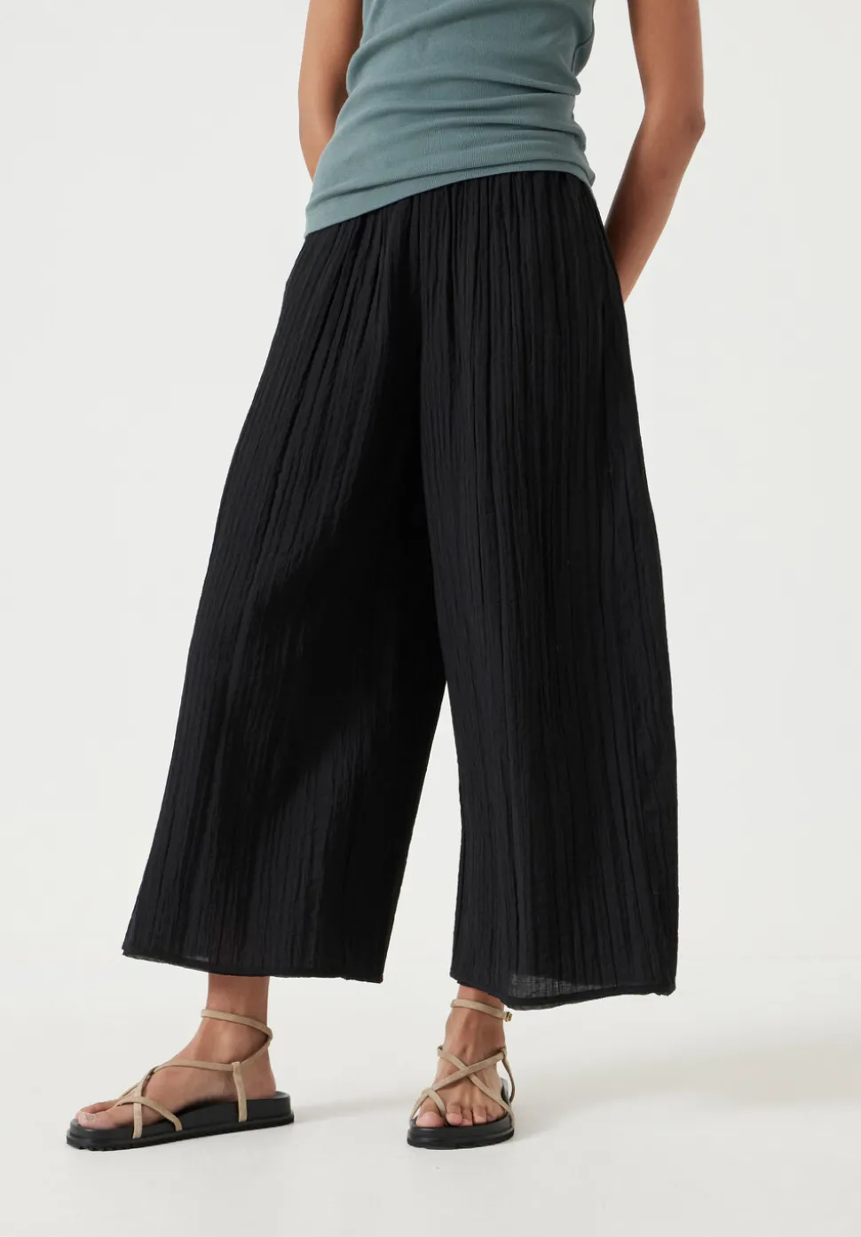 Crinkle Wide Leg Cropped Trousers
