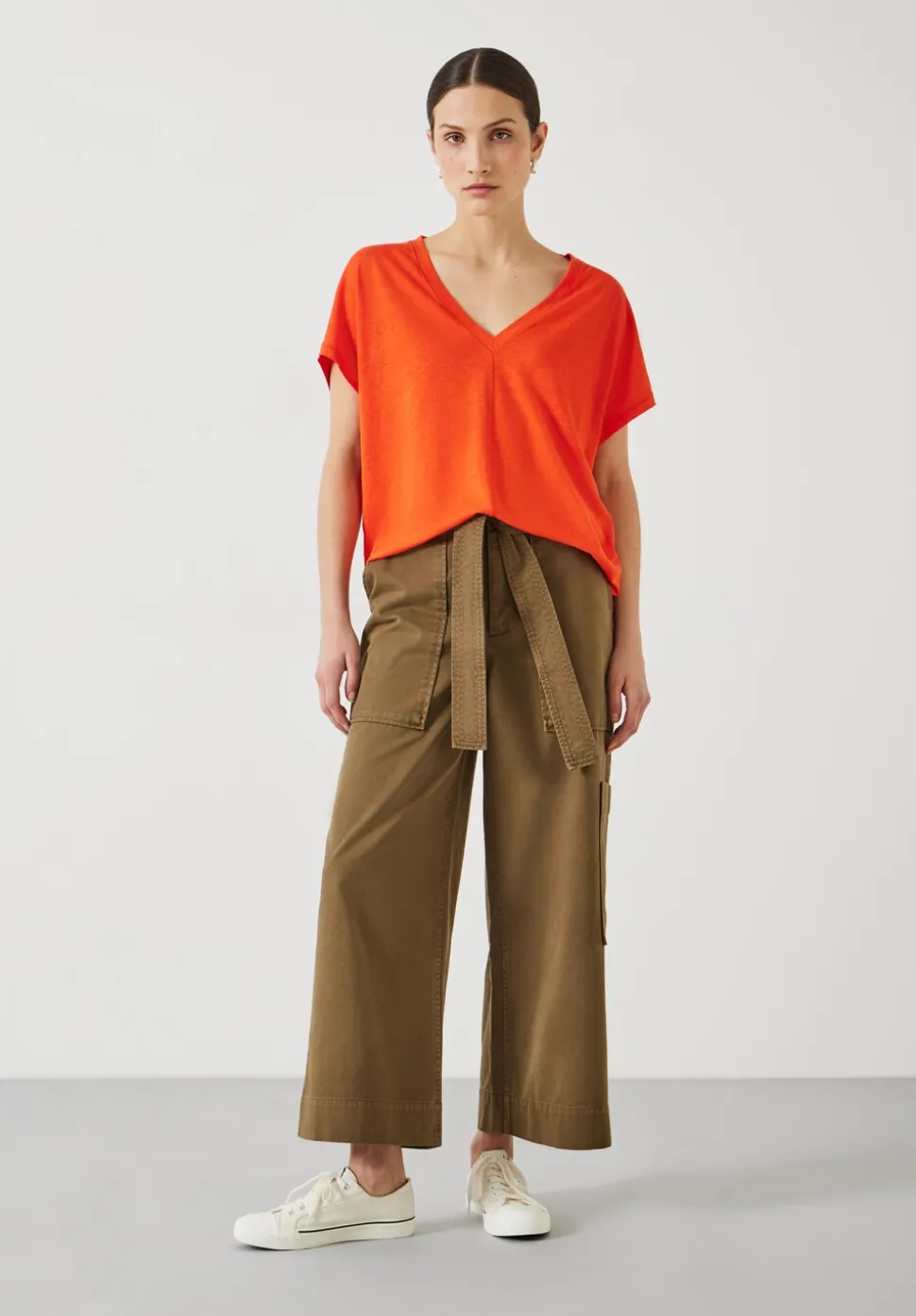 Danny Linen V-Neck T-Shirt