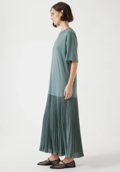 Esme Short Sleeve Pleated Midi Dress