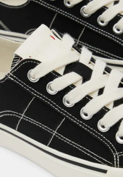Finley Canvas Trainers