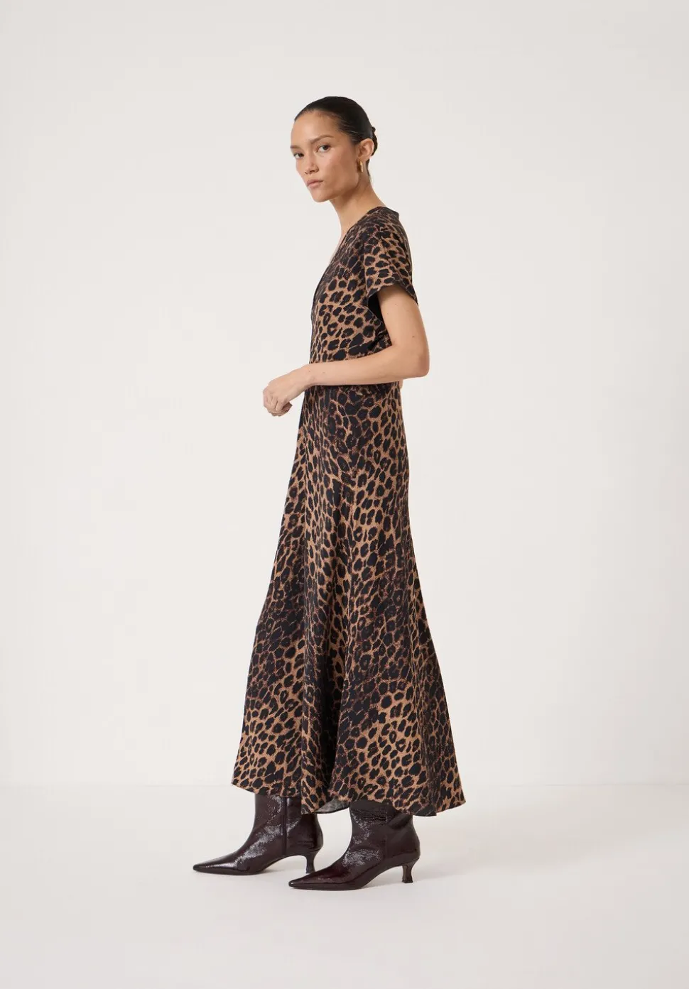 Grace Air Flow V-Neck Maxi Dress