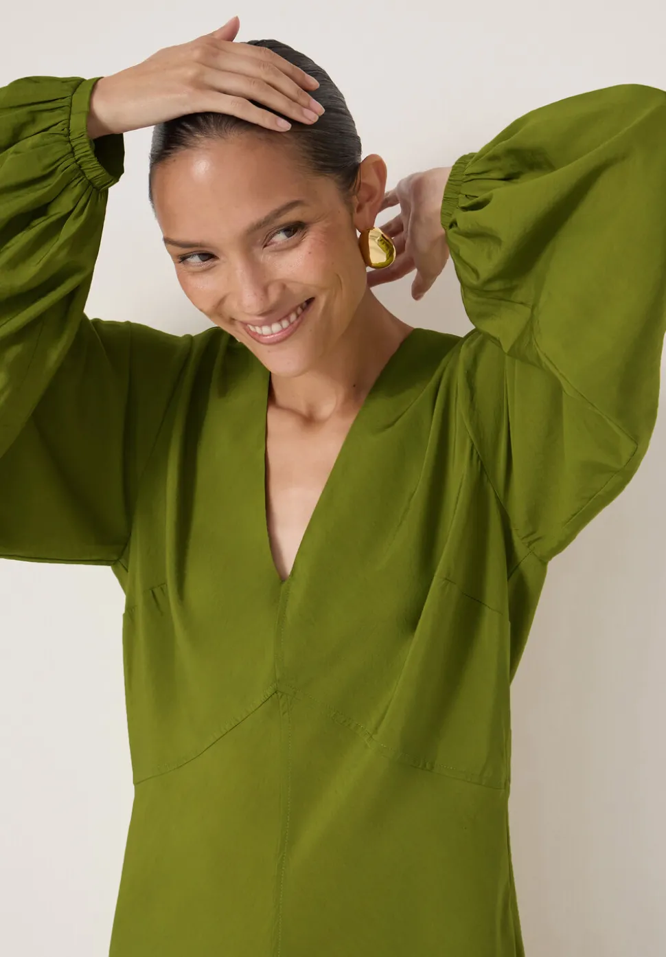 Grace V-Neck Long Sleeve Dress
