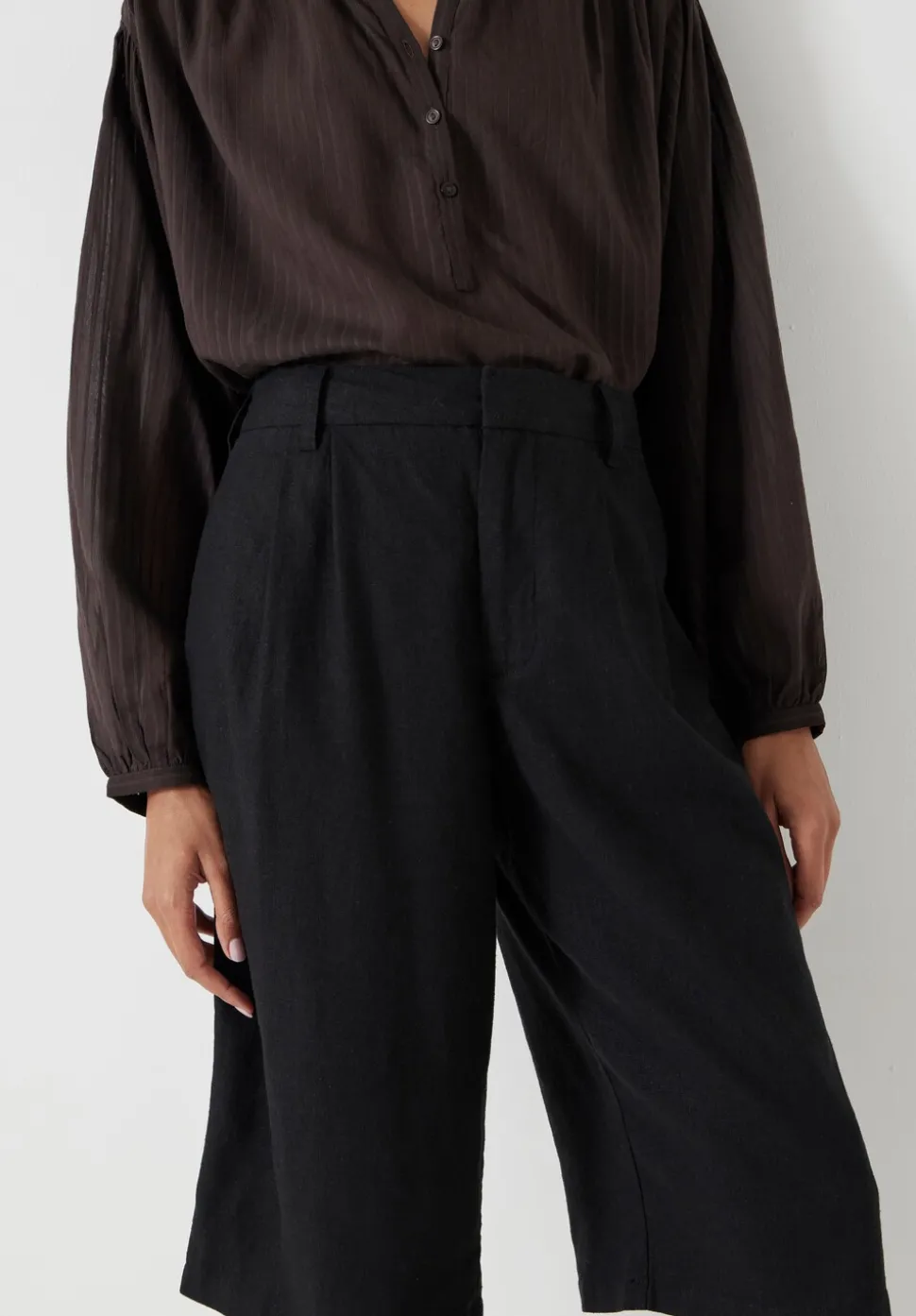 Linen Blend Lya Bermuda Shorts