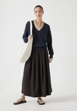 Linen Blend V Neck Jumper
