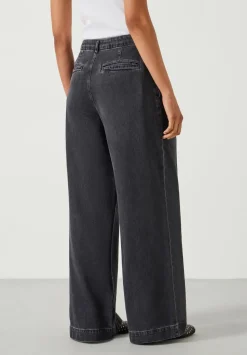 Lya Pleated Wide Leg Jeans