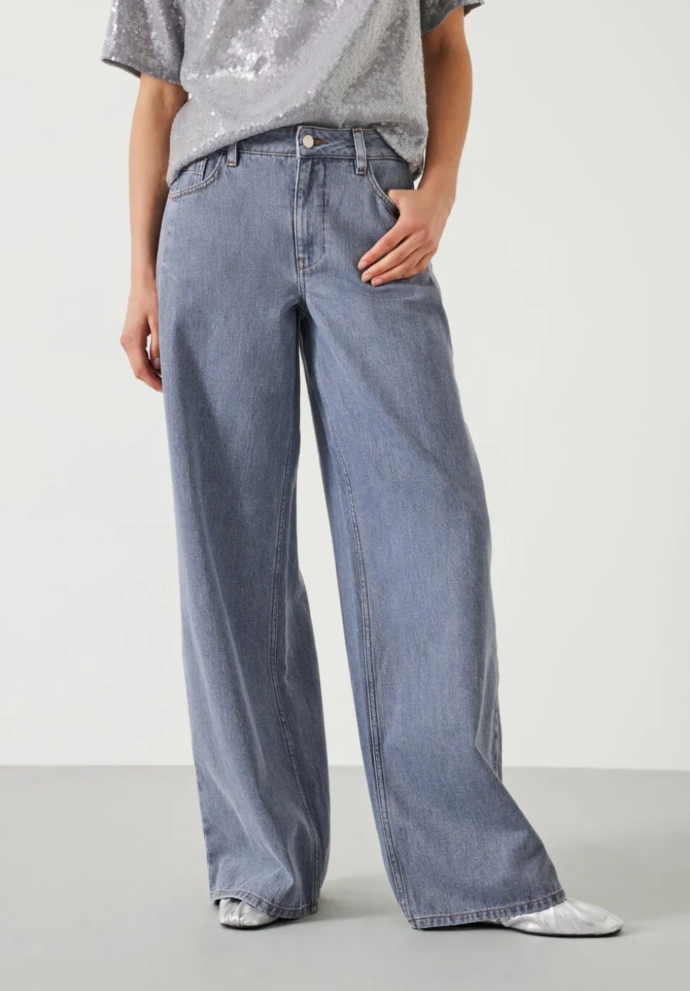 Nova Pintuck Wide Leg Jeans