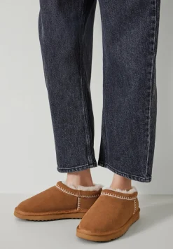 Padded Collar Sheepskin Snug Slippers