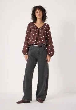 Printed Airflow V Neck Blouse
