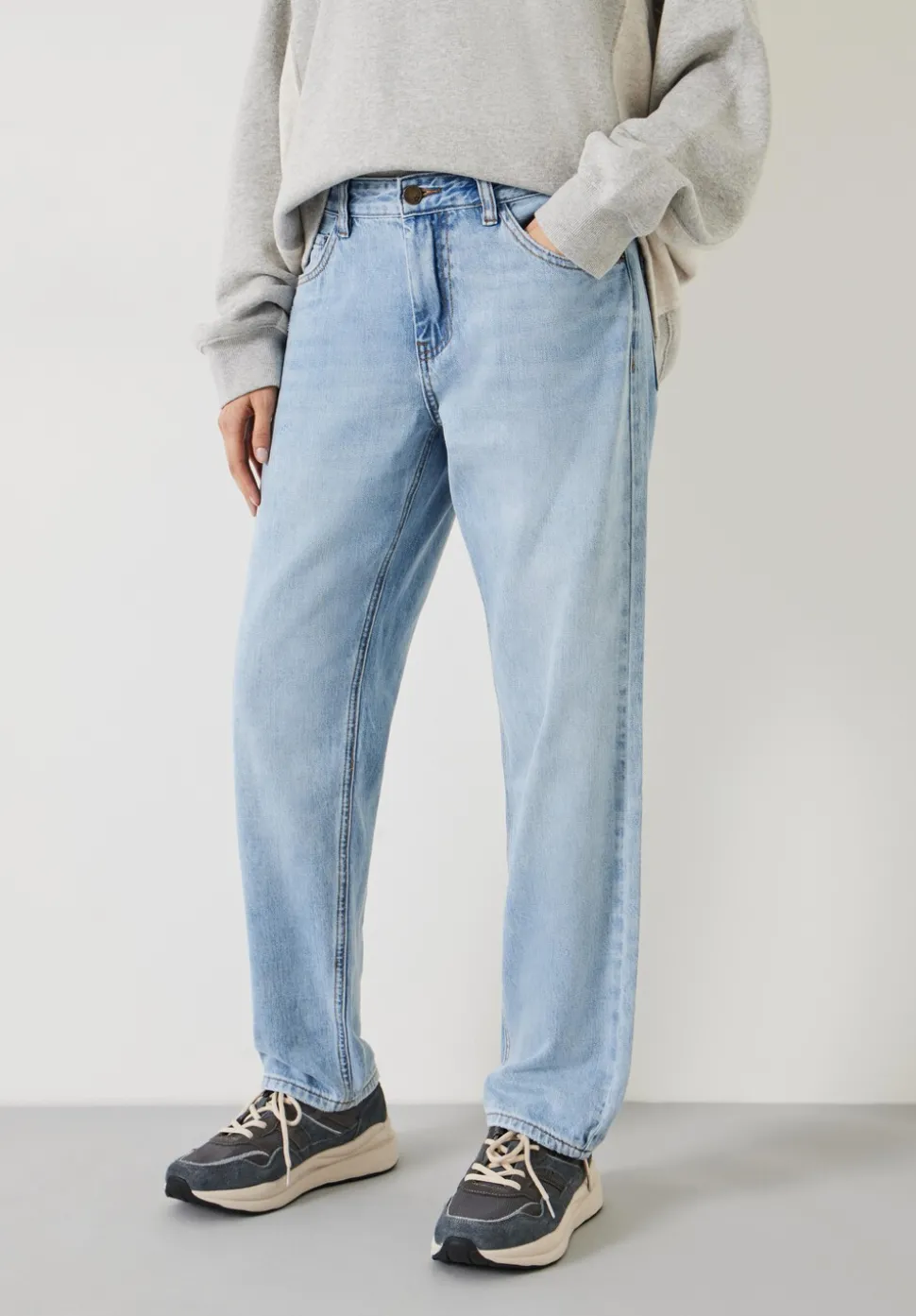 Relaxed Fit Boyfriend Jeans