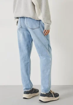 Relaxed Fit Boyfriend Jeans