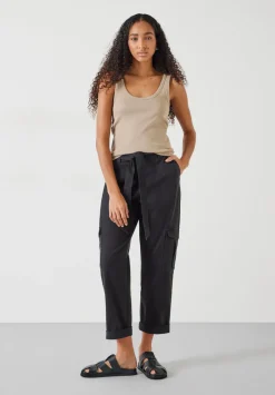 Ribbed Low Scoop Fitted Vest