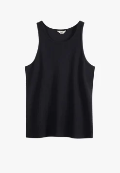 Ribbed Scoop Vest