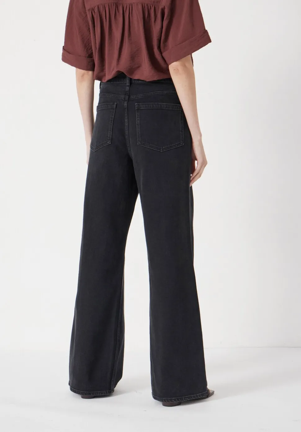 Rowan Welt Pocket Flared Jeans