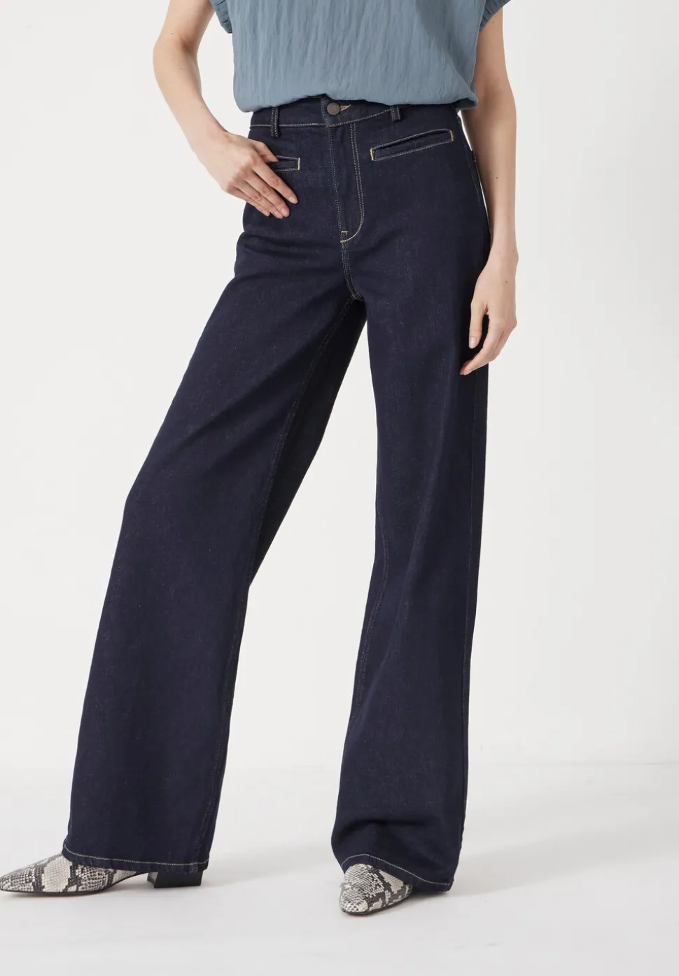 Rowan Welt Pocket Flared Jeans