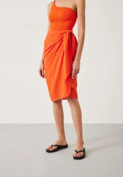 Ruby Sarong