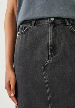 Rylie Denim Maxi Skirt