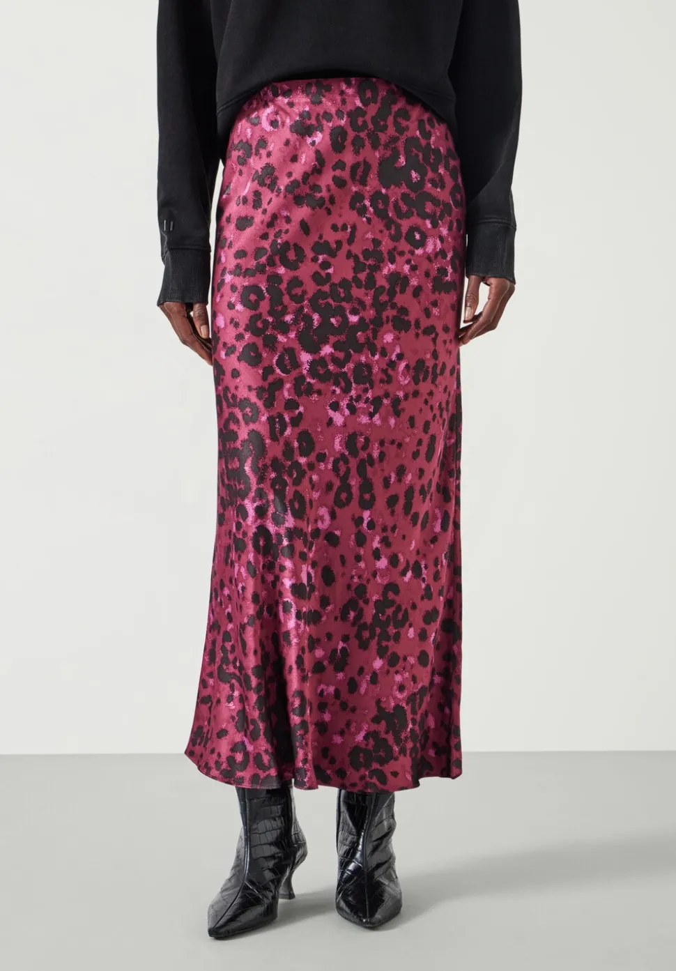 Simone Slinky Midi Skirt