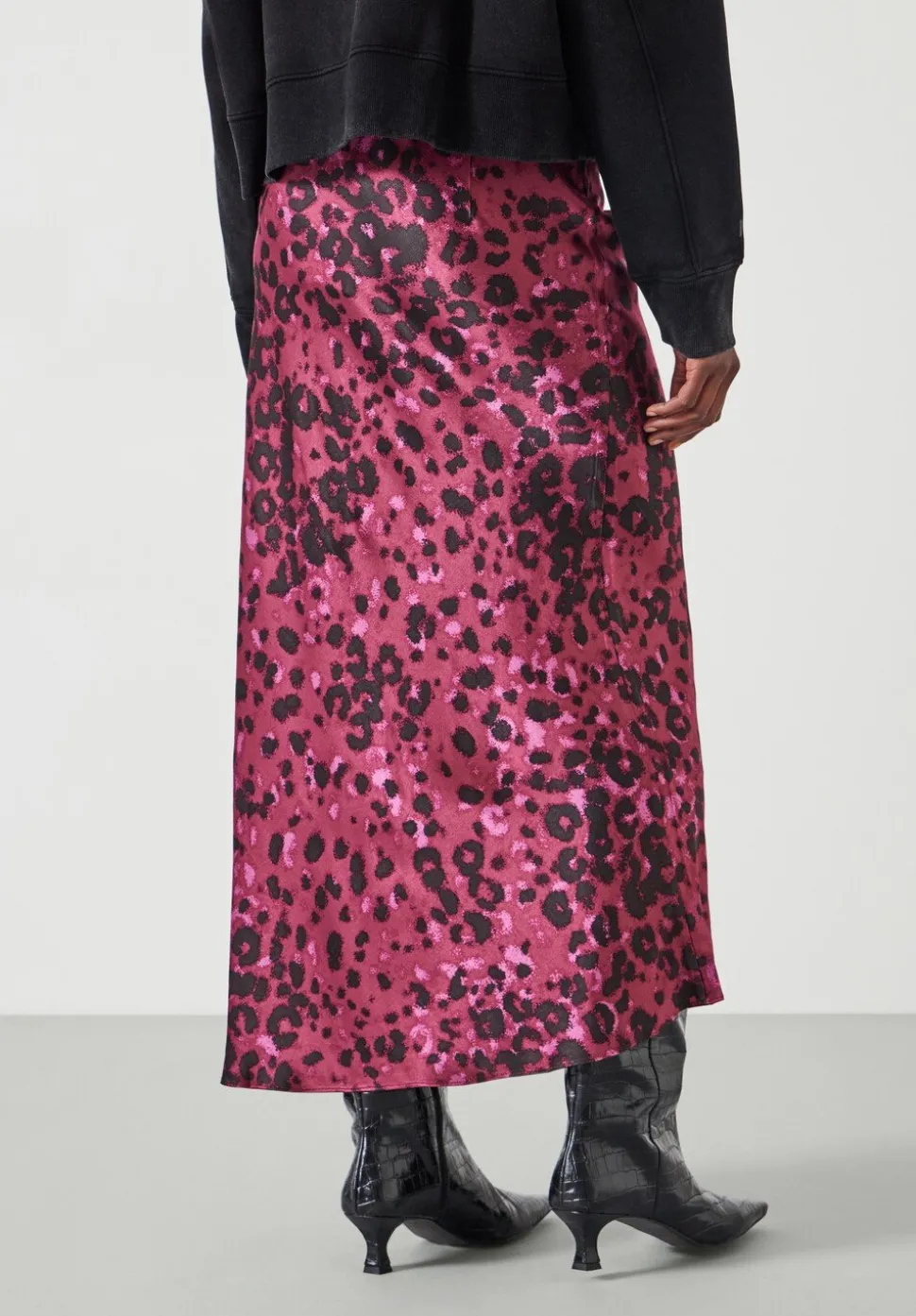 Simone Slinky Midi Skirt