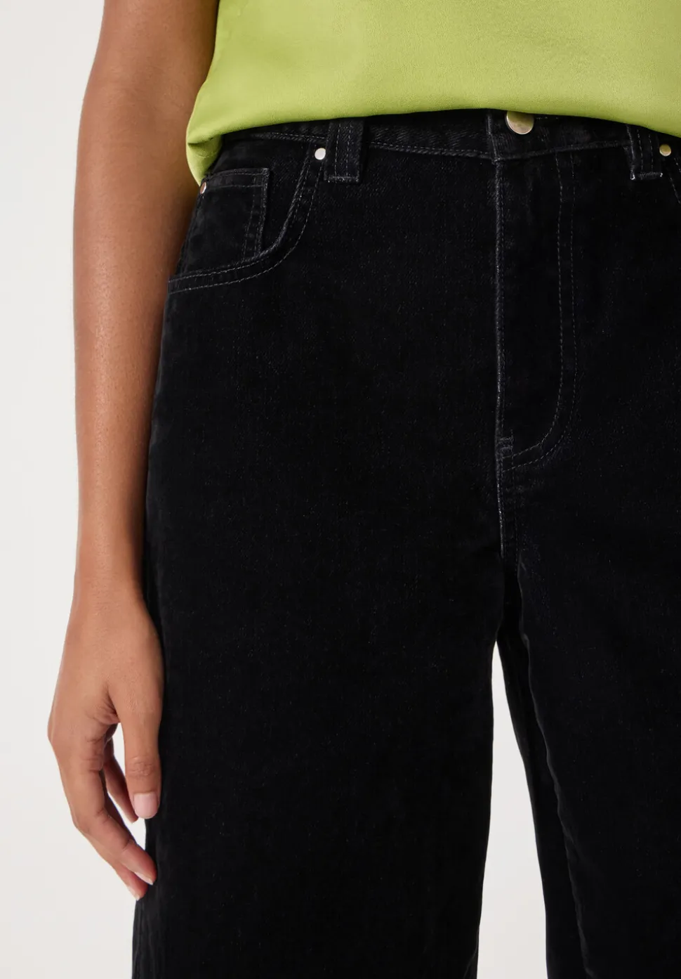 Velvet Cropped Bree Barrel Leg Jeans