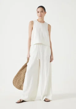 Vera Linen Blend Shell Top