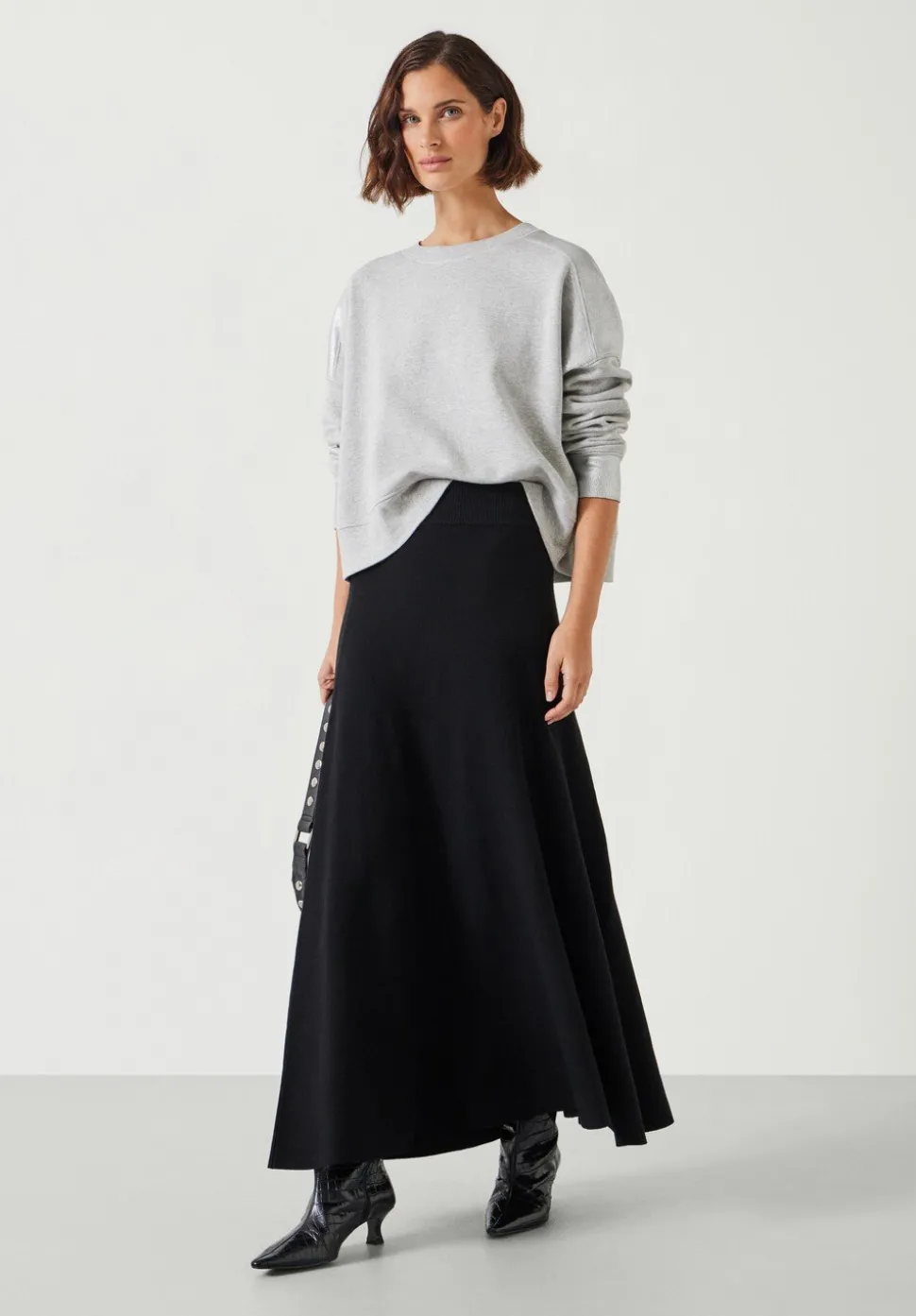 Zola Volume Knitted Midi Skirt